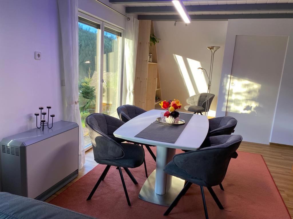 Haus Adler - Komplettes Ferienhaus Am Badesee Эрцгрубе Экстерьер фото